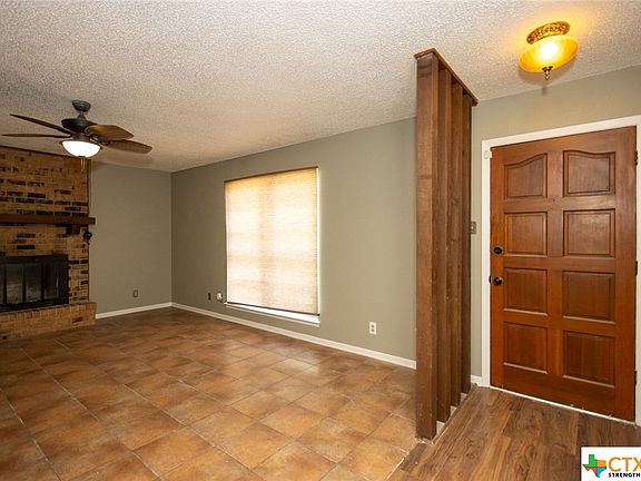 2nd image of 414 W Voelter Ave