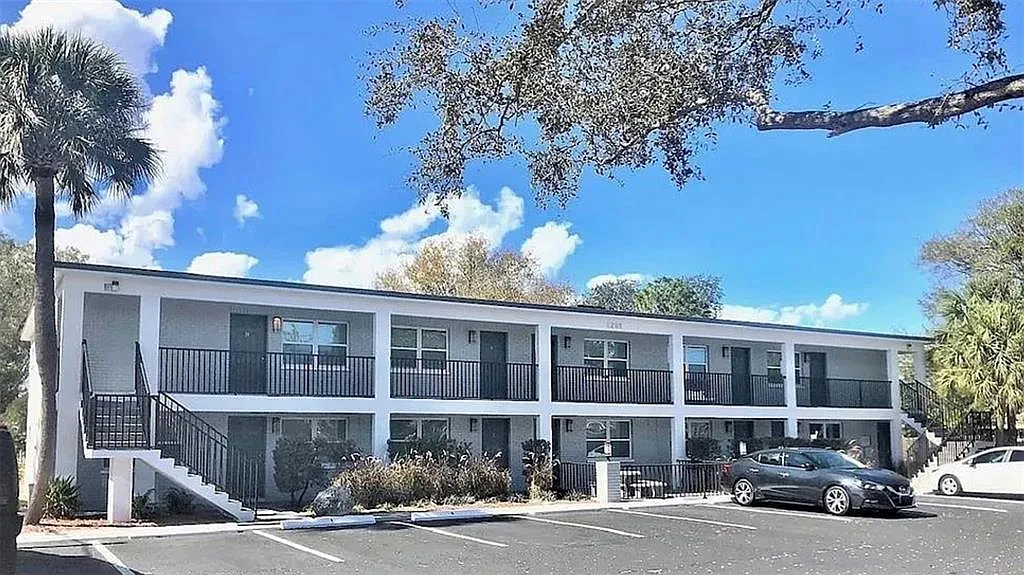 1 bed, 1.0 bath, 800 sqft, $1,650 — Photo 1