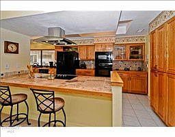 3rd image of 342 Sheffield Cir W