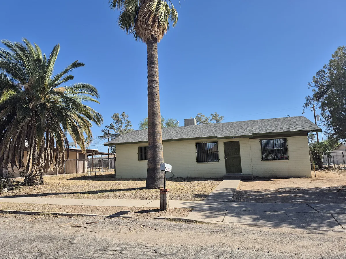 Building Photo - 2810 E Norton Vis
