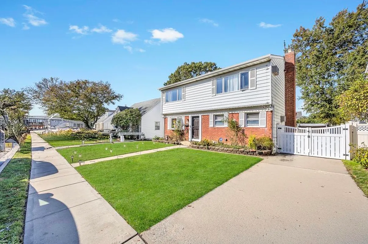 Sterling Rd, Elmont — Photo 1
