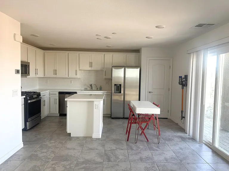 356 Rosefinch St — Photo 7