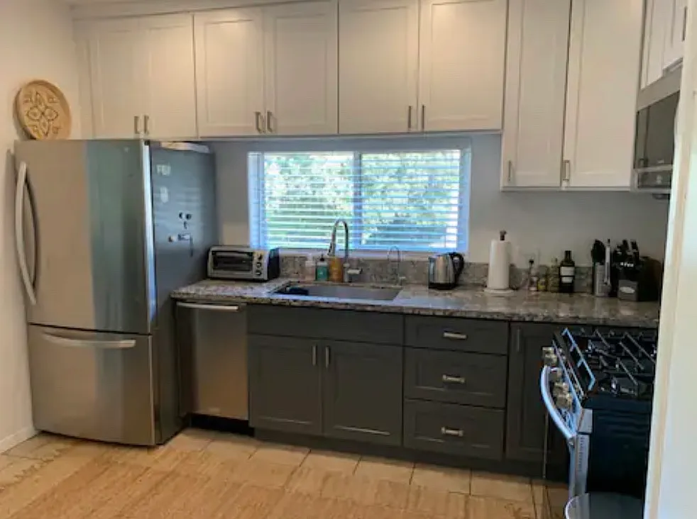 2 bed, 900 sqft, $2,595 — Photo 2