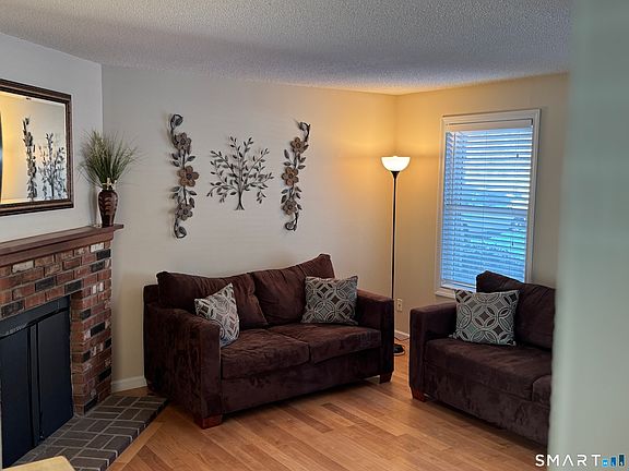 2nd image of 7 Bay Path Way #7