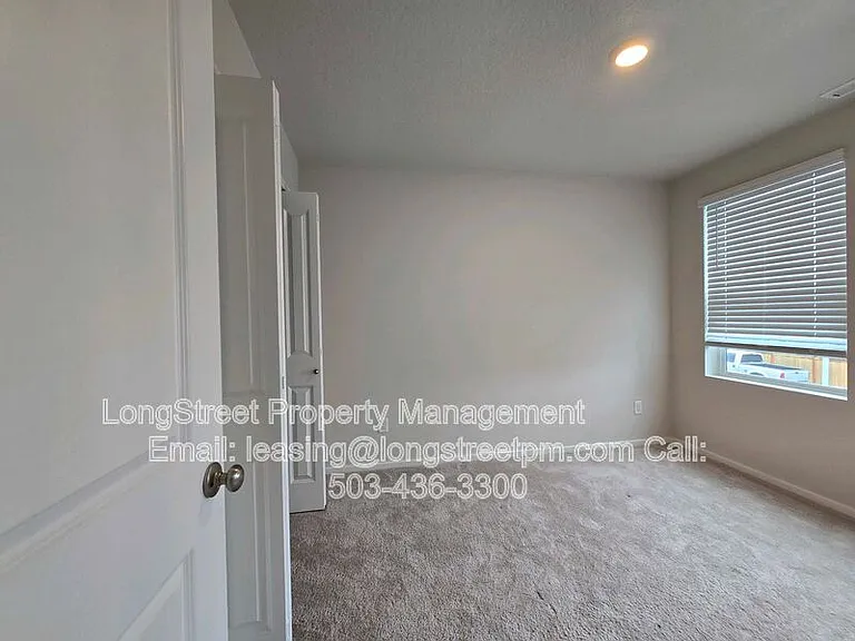 412 Lost Lake St NE — Photo 18