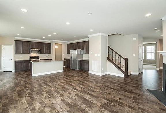 2nd image of 2528 Viola Gill Ln