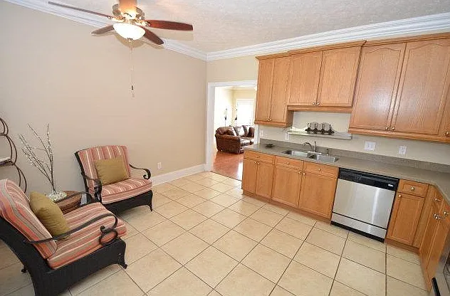 1416 Cloverbrook Cir — Photo 8