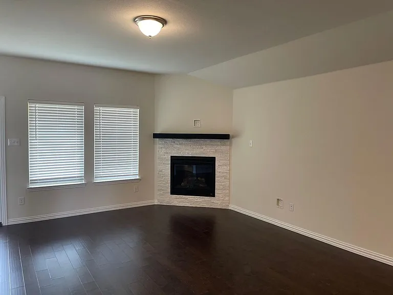 5405 Fairdale Dr — Photo 6