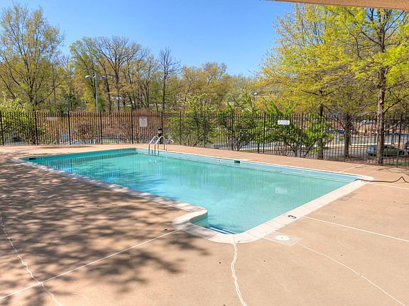 3rd image of 1276 N Wayne St APT 629