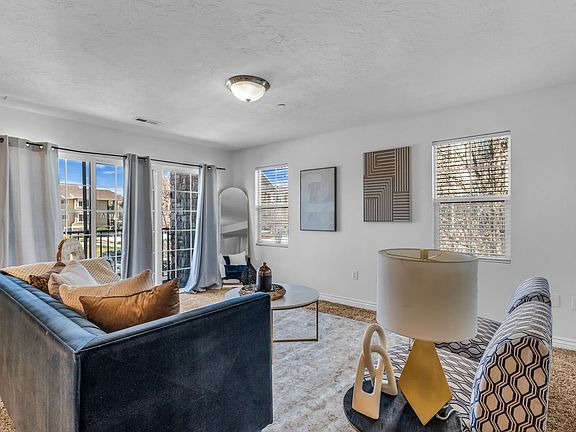 4th image of 1136 Spencer Rd #Y-203