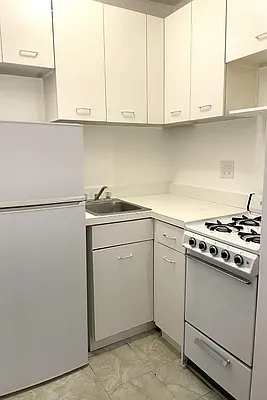 Rented by Sotheby's International Realty | media 10