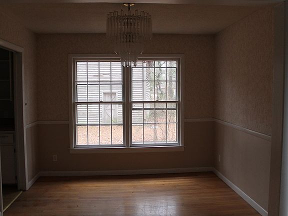 5th image of 406 Lynn Ave