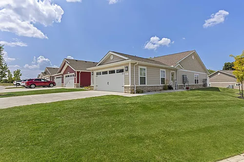 Redwood Miamisburg Photo 1