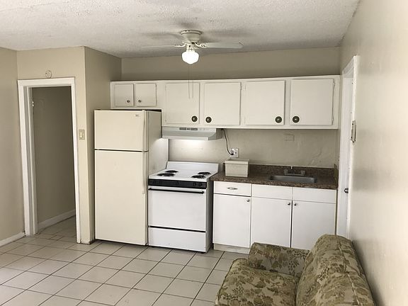 5th image of 612 SW 12th Ave APT 4