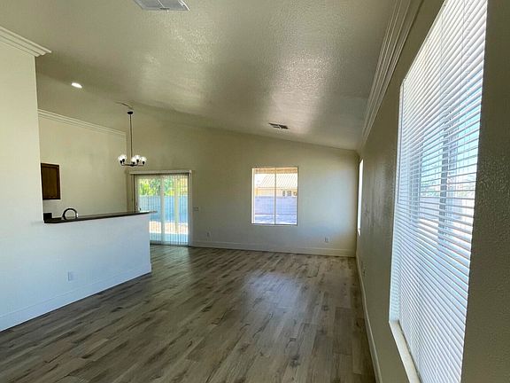 4th image of 2317 Logsdon Dr