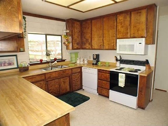 4th image of 10551 Skyview Dr
