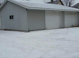 435 Adams St SE, Hutchinson, MN 55350