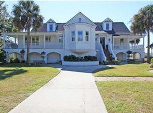 1009 Middle St, Sullivans Island, SC 29482
