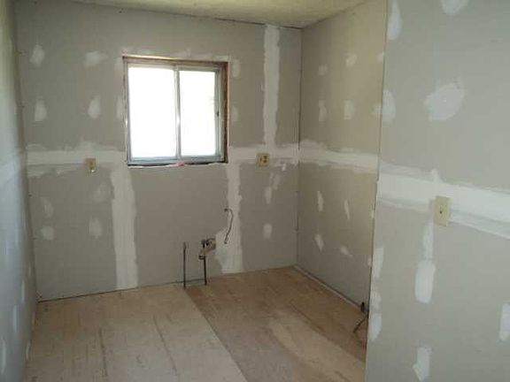 4th image of 954 N Cassady Ave