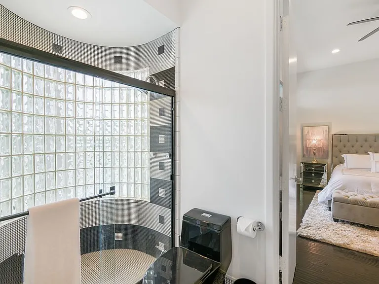 656 Timbercrest Cir — Photo 33