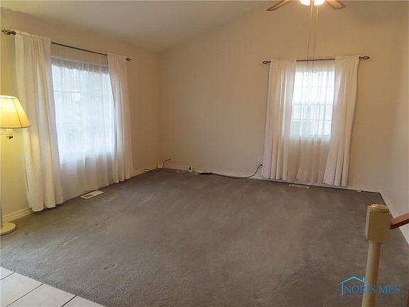 3rd image of 5258 Burgess Dr