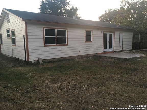 3rd image of 419 E Villaret Blvd
