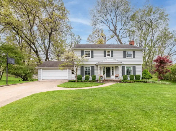 1738 Greenbriar Dr, Portage, MI 49024
