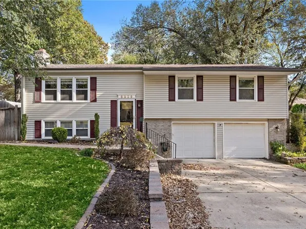 8929 Westbrooke Dr, Overland Park, KS 66212