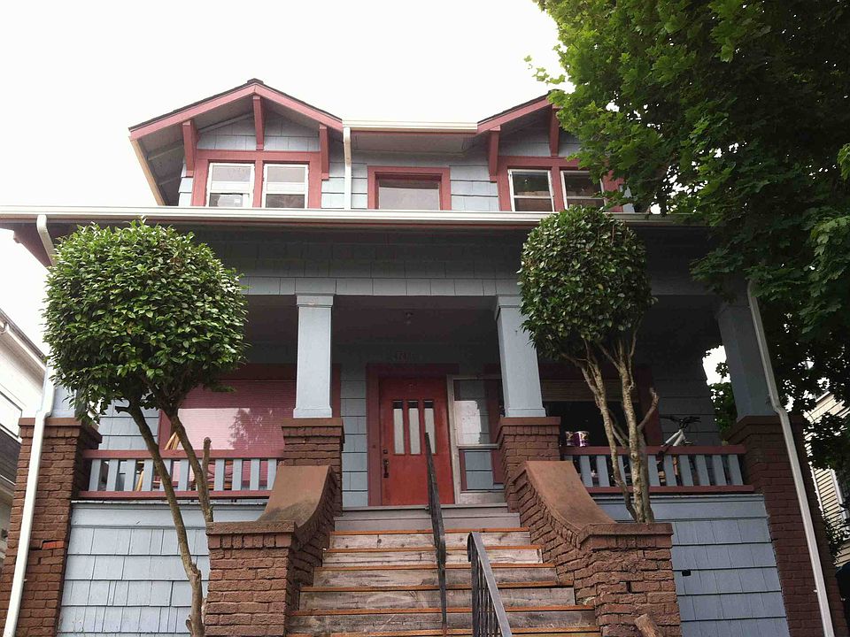 2nd image of 4743 19th Ave NE
