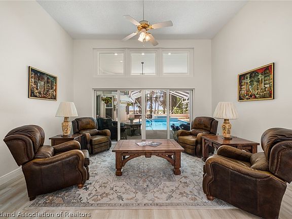 5th image of 1221 Lakeside Way