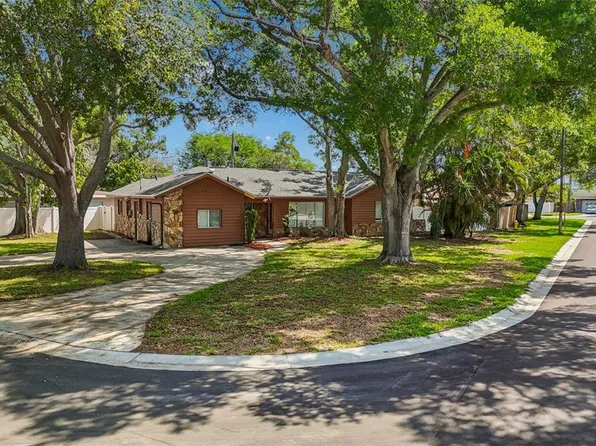 1716 Madrid Dr, Largo, FL 33778