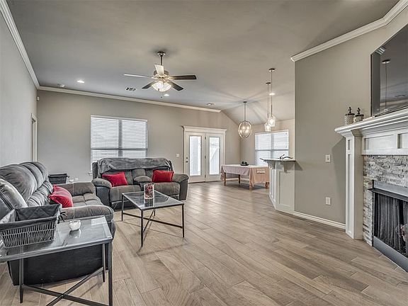4th image of 3901 Brougham Way
