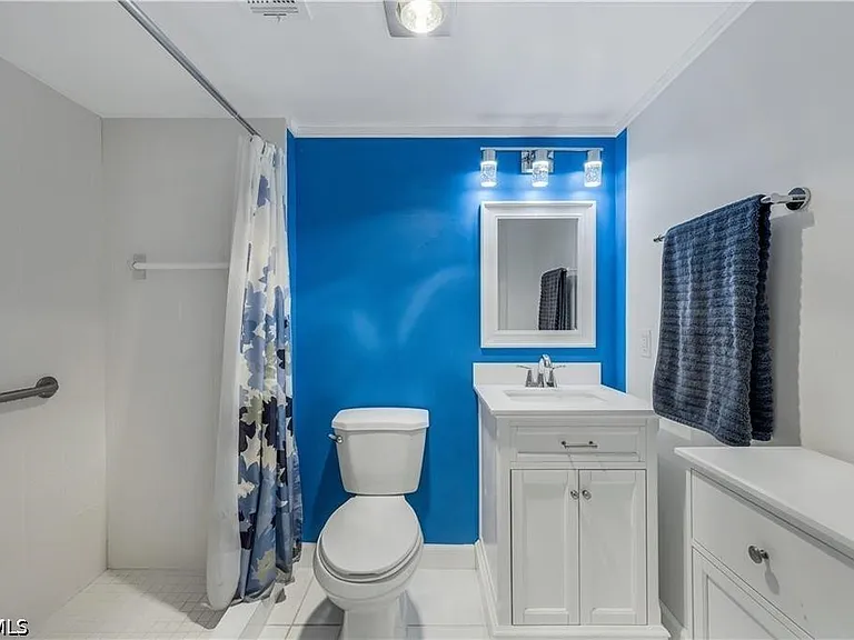 4260 SE 20th Pl #206 — Photo 9