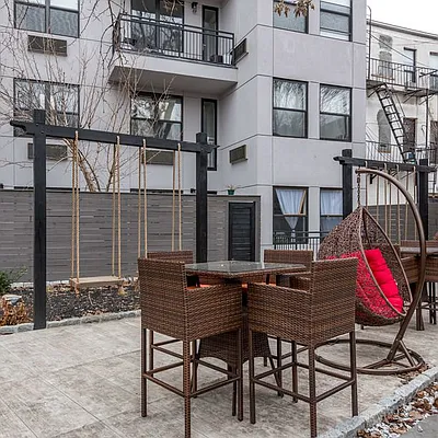 Rented by Nooklyn NYC LLC | media 113