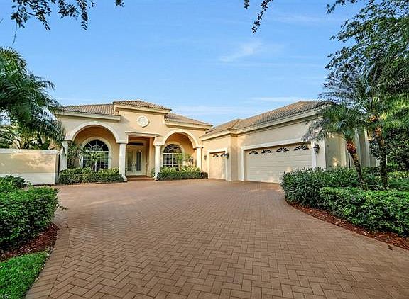 4th image of 980 Glen Lake Cir