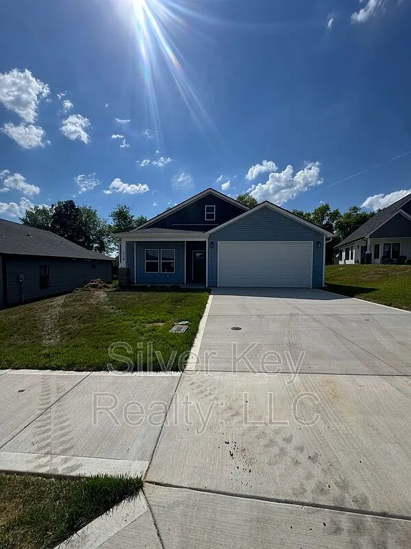 3 bed, 2.0 bath, 1500 sqft, $2,495 — Photo 1