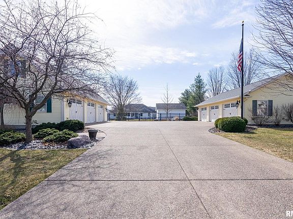 4th image of 930 Gooseberry Dr