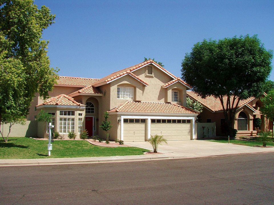 2700+ SF Home with Great Curb Appeal, Landscaping, Trees