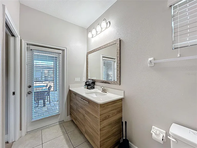185 Brookes Pl — Photo 24