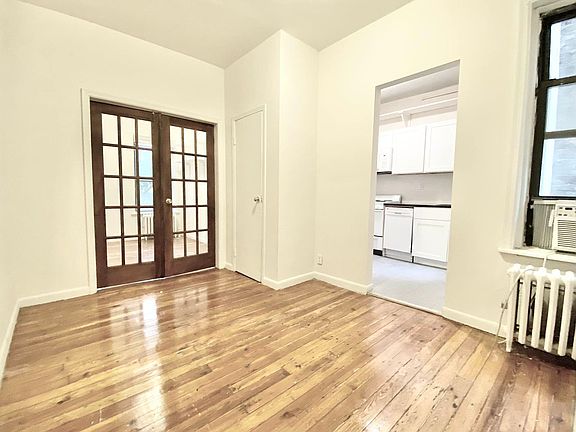 3rd image of 316 E 49th St APT 5A