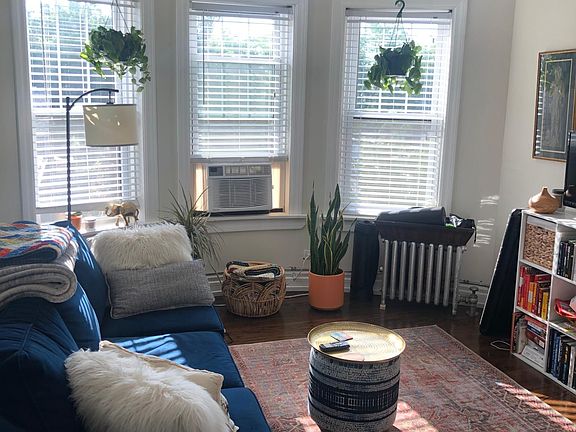2nd image of 2134 W Giddings St #3C
