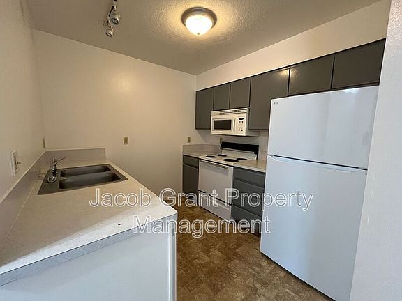 3rd image of 631 Hoopes Ave APT 2