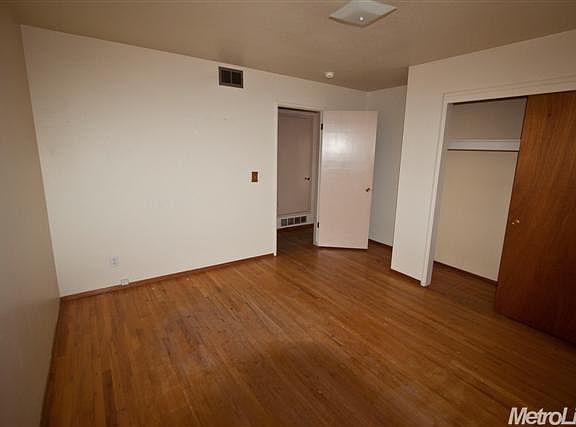 4th image of 457 W J St