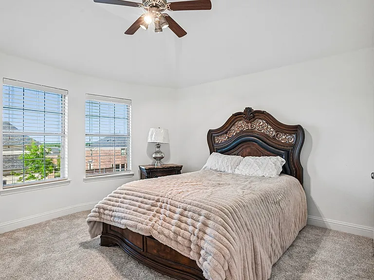 6006 Shadywood Ln — Photo 31