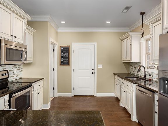5th image of 117 Aidan Ln