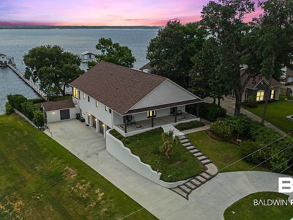 5th image of 2105 Club House Dr