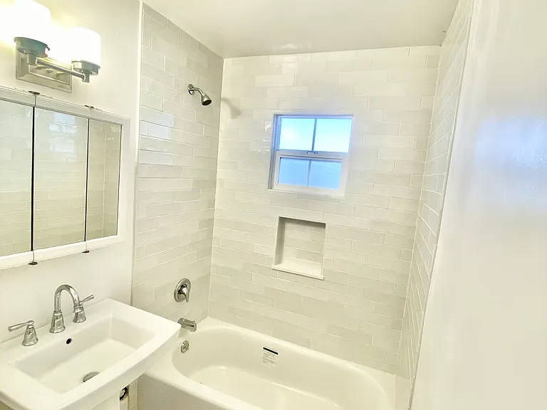 415 S Milpas St #A — Photo 4