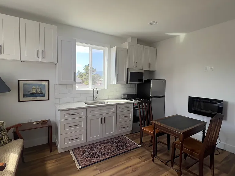 1707 N Franklin St — Photo 5