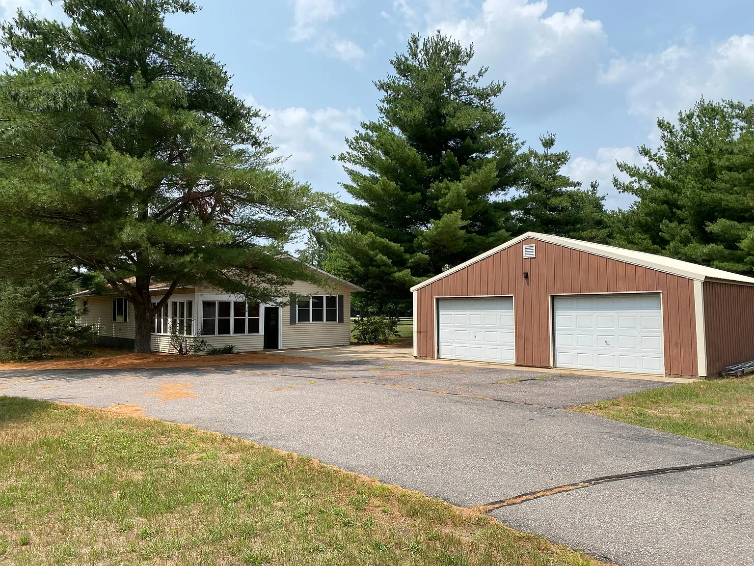 3 bed, 1600 sqft, $1,950 — Photo 2