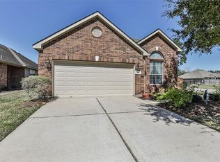1601 Berlino Dr, Pearland, TX 77581